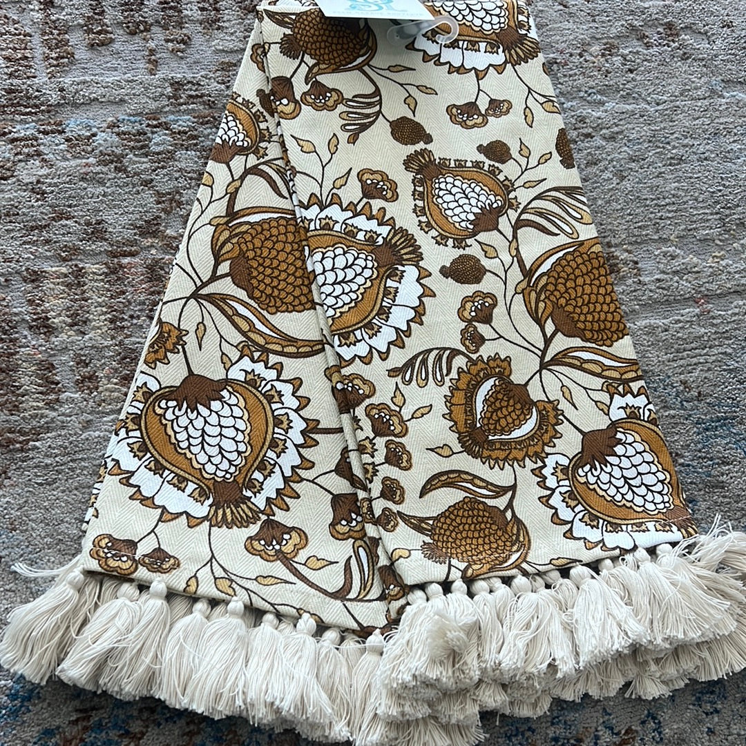 Neutral Flower Pot Holder/Oven Mitt Combo & Dishtowel