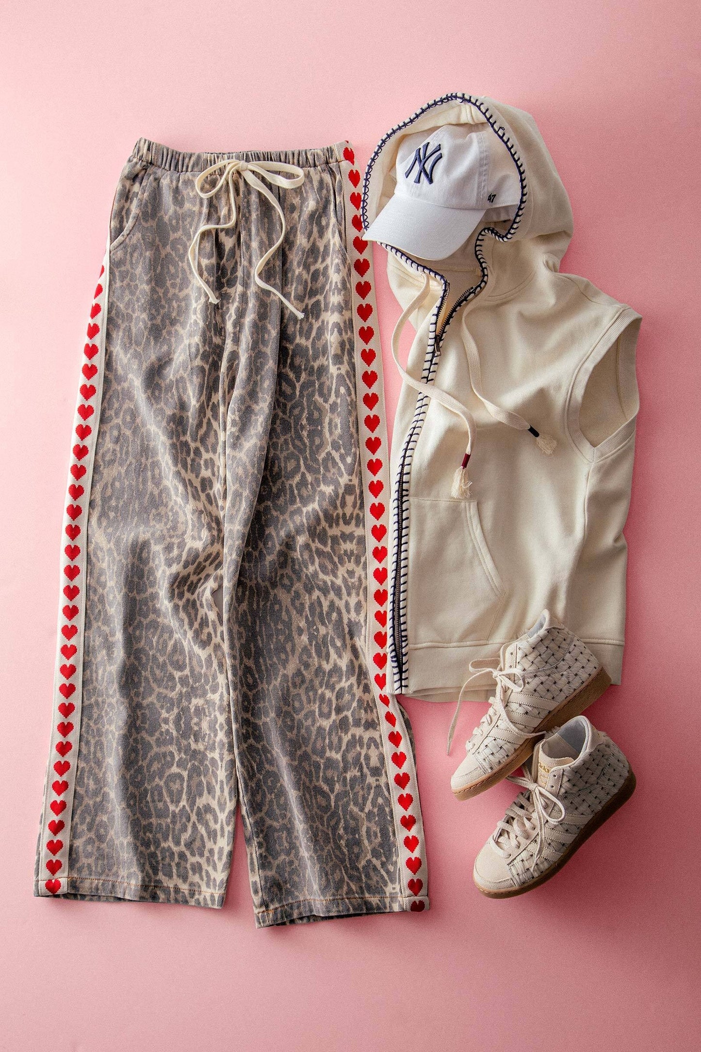 PREORDER Leopard Print Heart Side Stripe Sweatpants