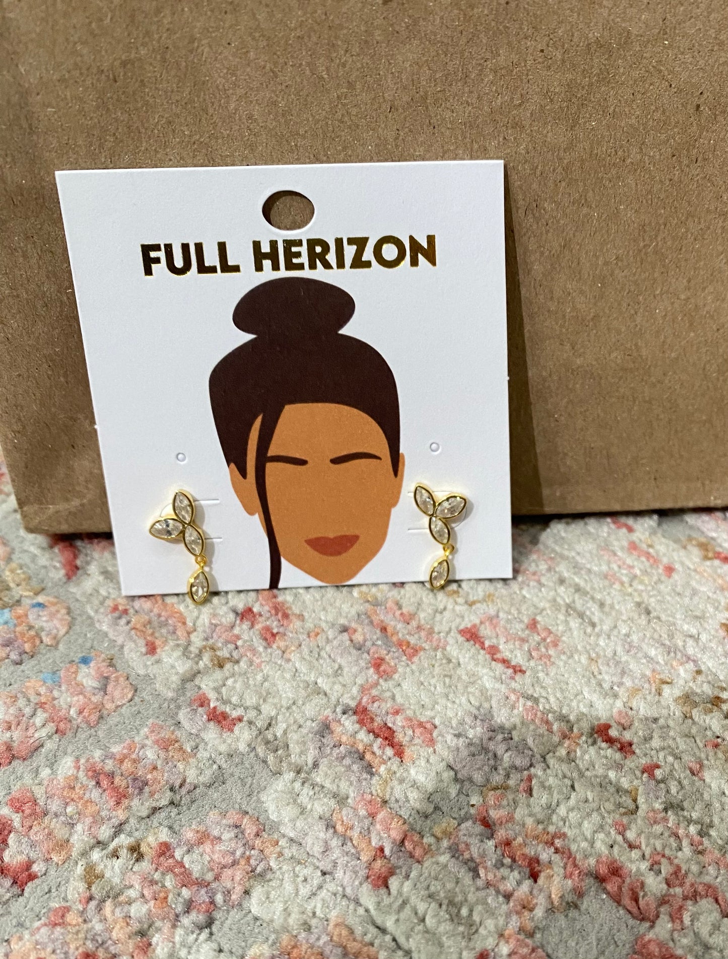 Dainty Gold Raindrop Earrings