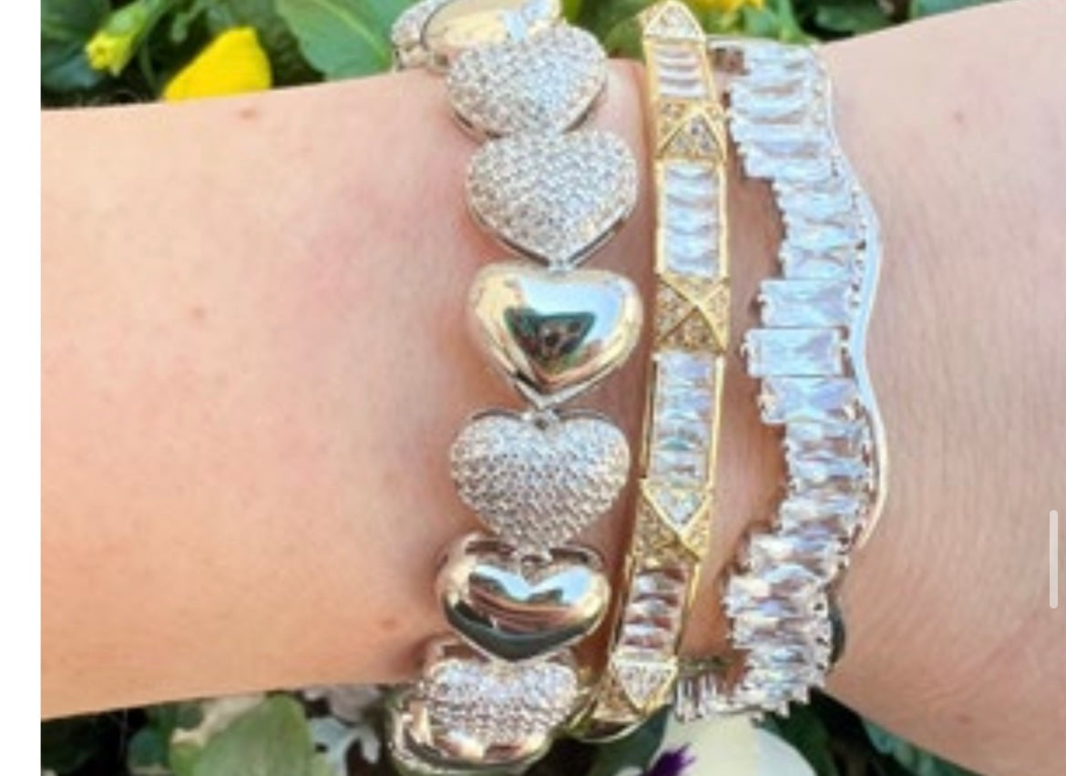 Puffy heart bracelet