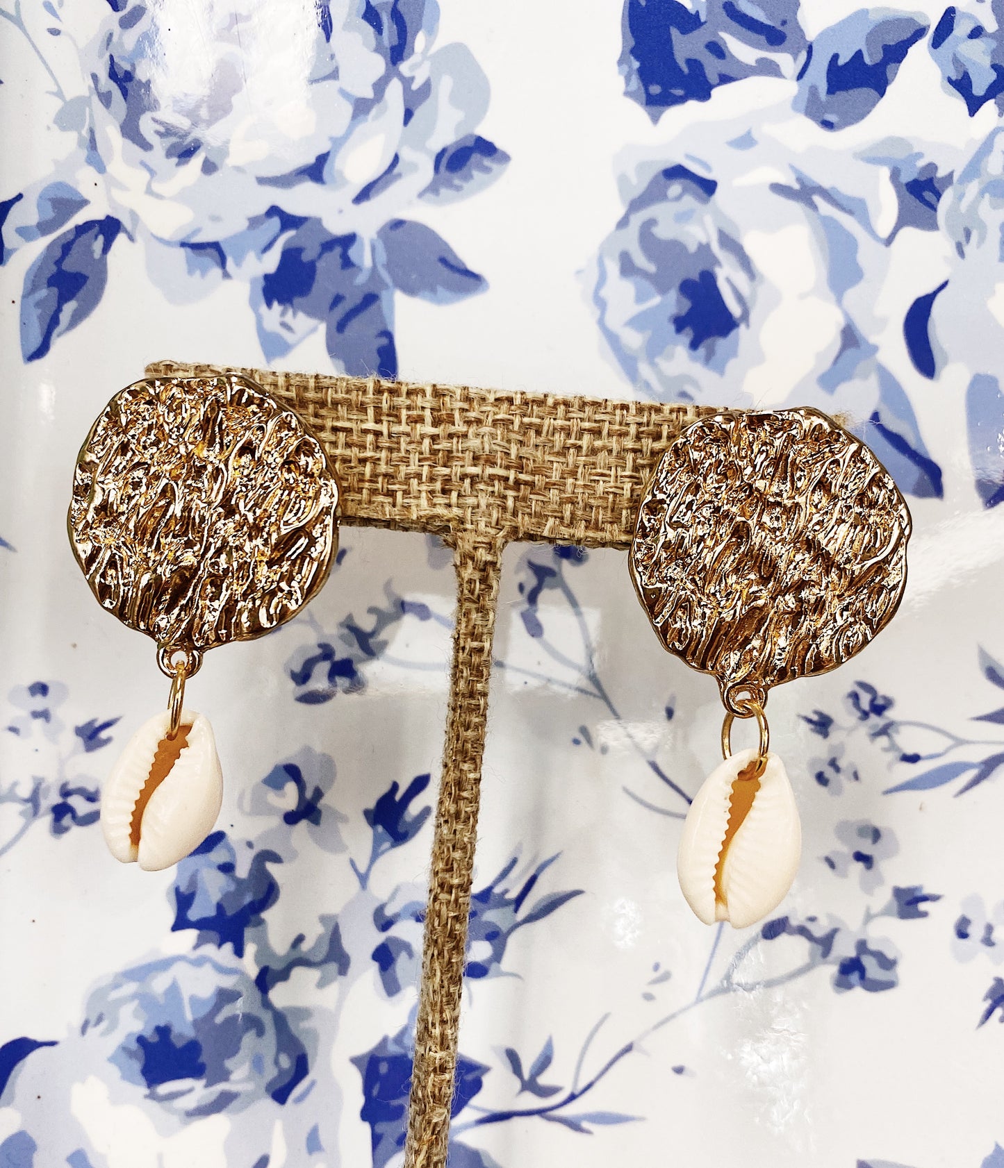 Disc/ Puka Shell Earring *FINAL SALE