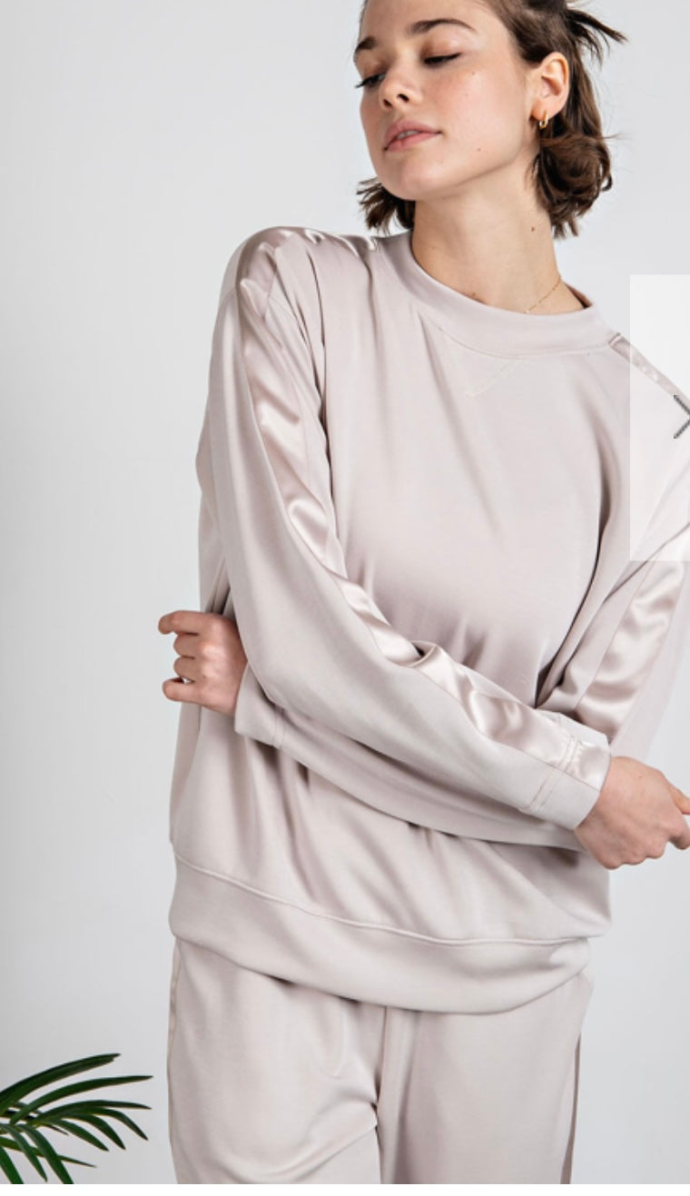 Crew neck with satin top