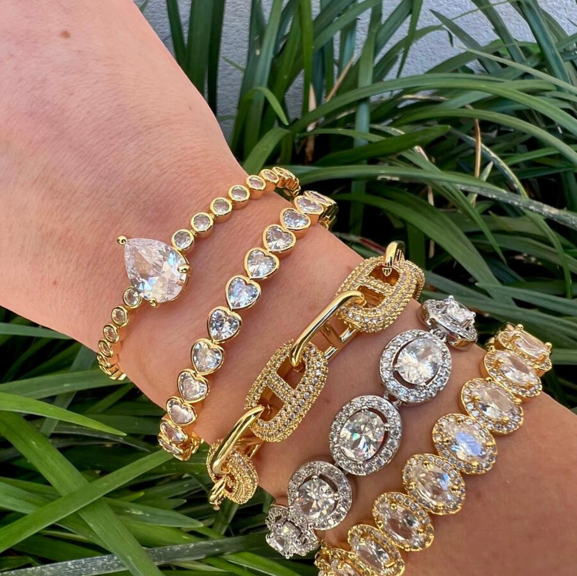 Cluster heart bracelet