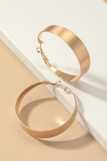 Satin surface wide hoop earrings