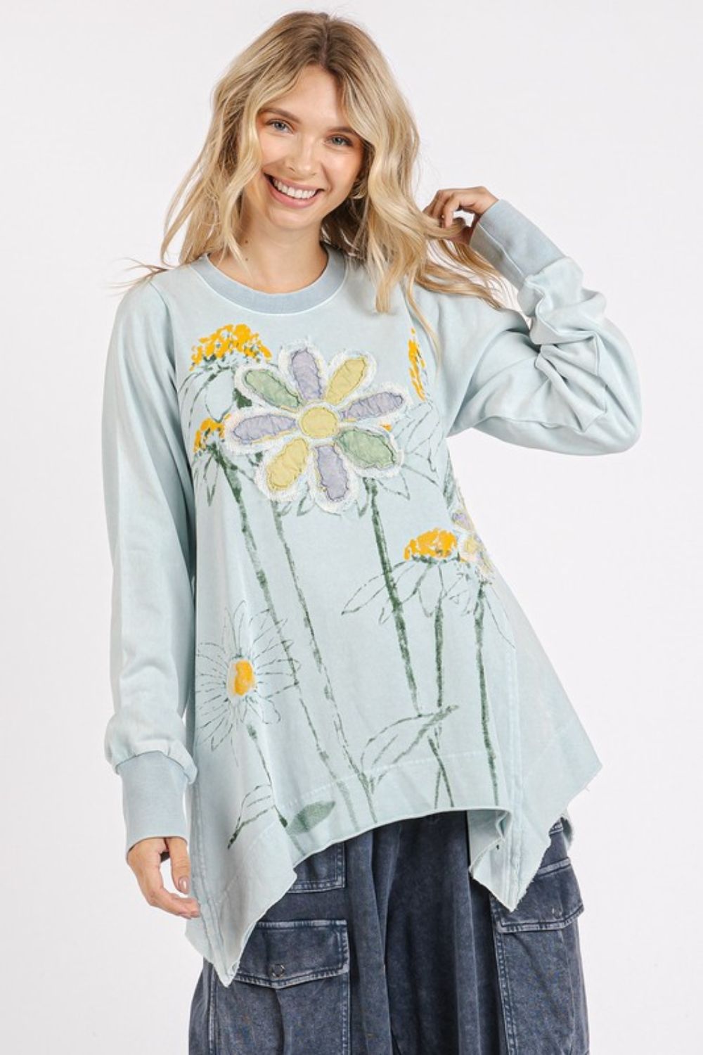 Flower Graphic Print and Patch Oversized Sweatshirt