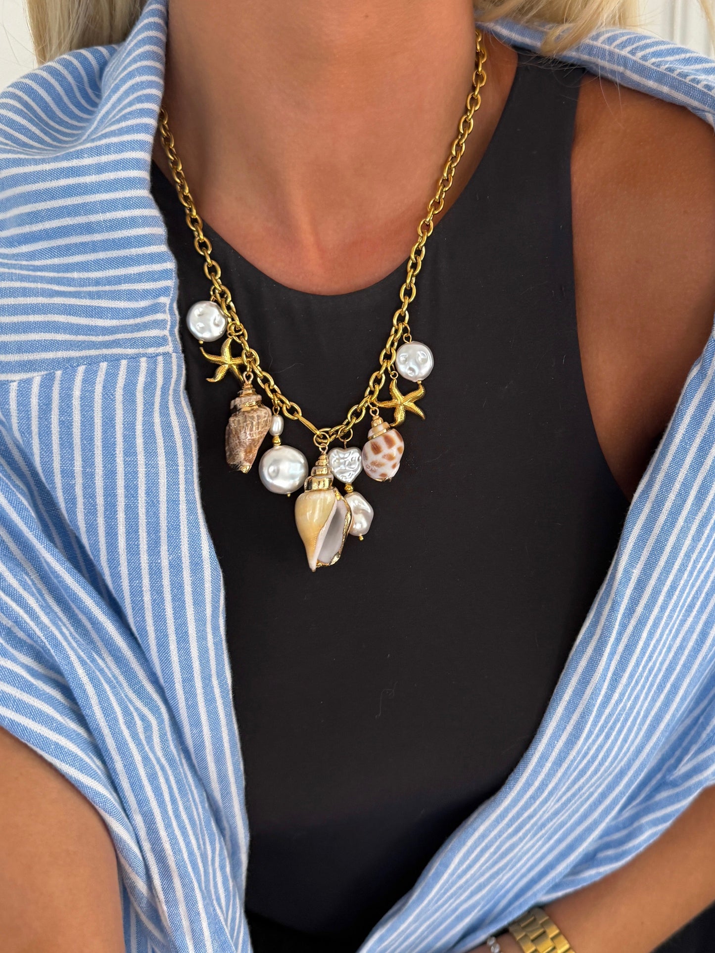 SHELL CHARM NECKLACE