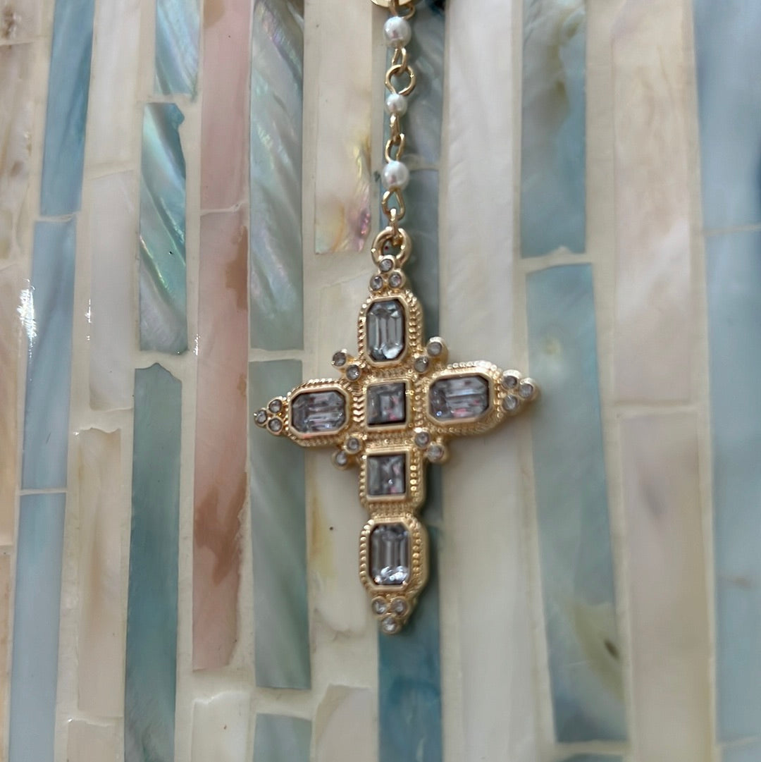 Pearls Clear Cross Necklace