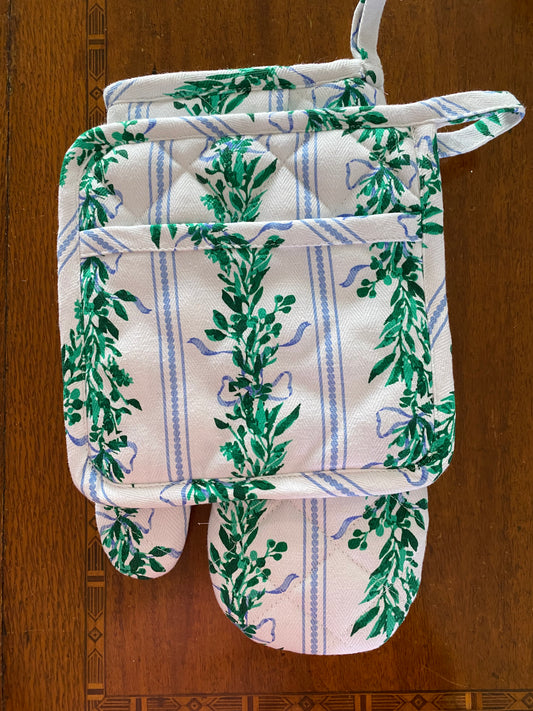 Lattice & Ribbon Oven Mitt set