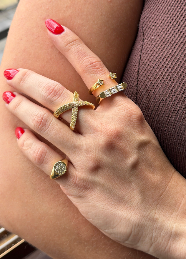 Polly Pinkie Rings Round