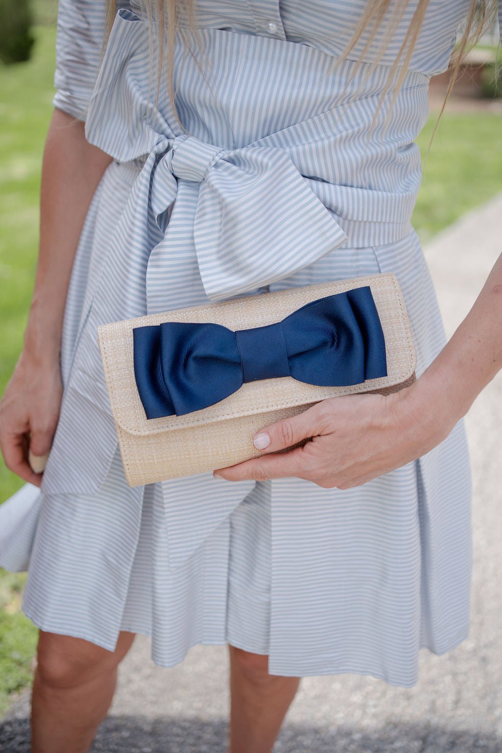 Avery Straw Clutch - Pinch Bow