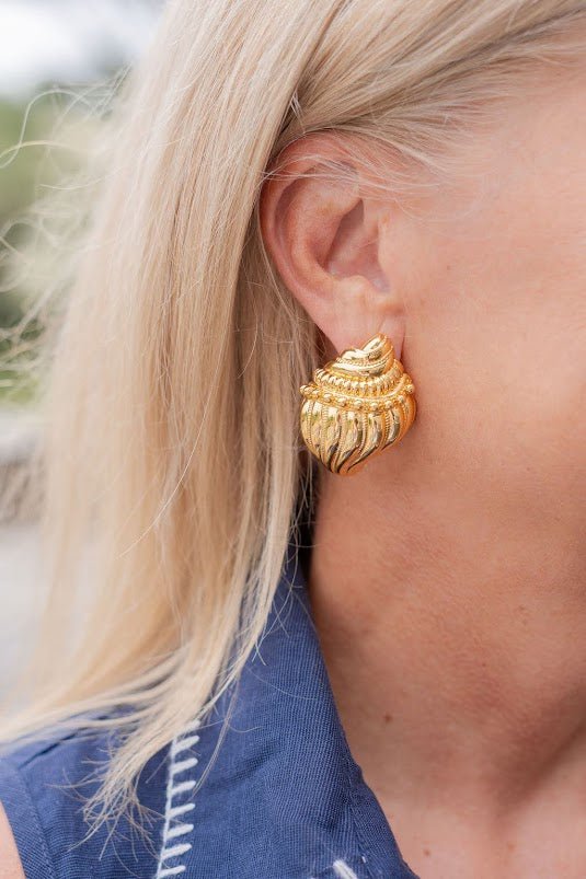 James Conch Shell Earring - 18k Plated Gold - Belle of the Ball Collection